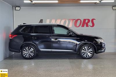 2019 Mitsubishi Outlander - Thumbnail