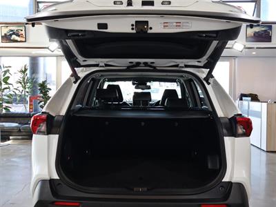 2021 Toyota RAV4 - Thumbnail