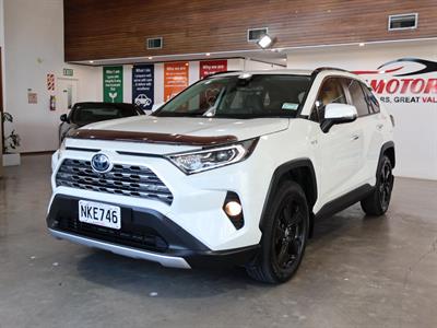 2021 Toyota RAV4 - Thumbnail
