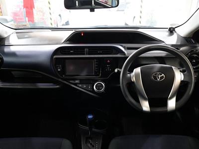 2015 Toyota Aqua - Thumbnail