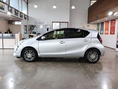 2015 Toyota Aqua - Thumbnail