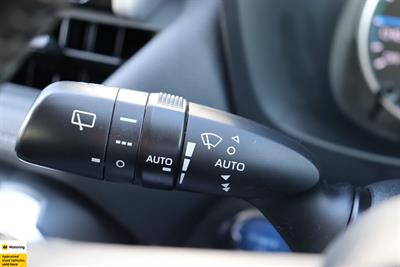 2021 Toyota RAV4 - Thumbnail