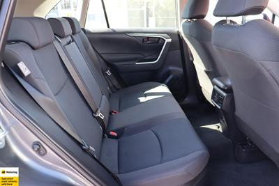 2021 Toyota RAV4 - Thumbnail