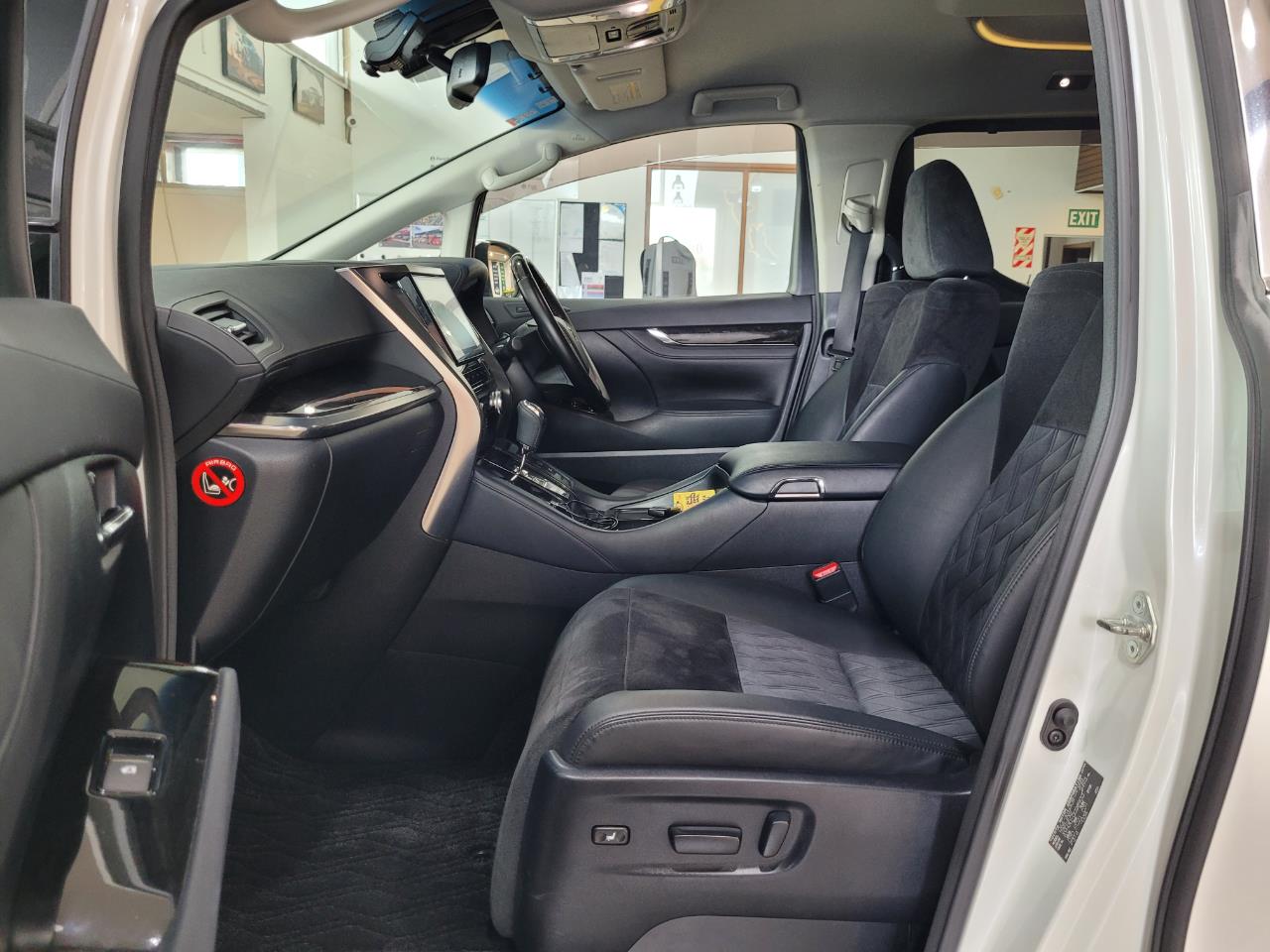 2016 Toyota Vellfire