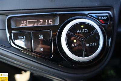 2018 Toyota Aqua - Thumbnail