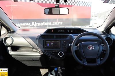 2018 Toyota Aqua - Thumbnail