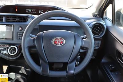 2018 Toyota Aqua - Thumbnail