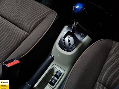 2013 Toyota Aqua - Thumbnail