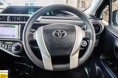 2013 Toyota Aqua - Thumbnail