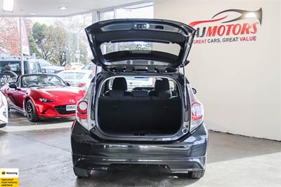 2013 Toyota Aqua - Thumbnail