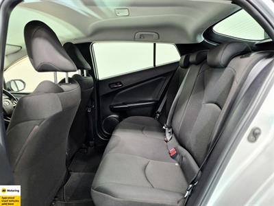 2020 Toyota Prius - Thumbnail