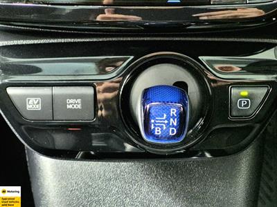 2020 Toyota Prius - Thumbnail