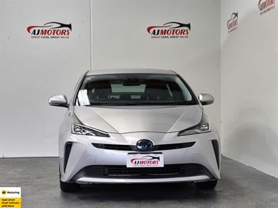 2020 Toyota Prius - Thumbnail