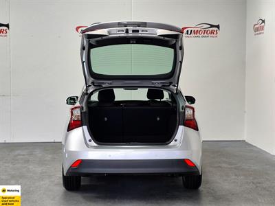 2020 Toyota Prius - Thumbnail