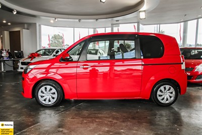 2014 Toyota Spade - Thumbnail