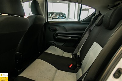 2014 Toyota Aqua - Thumbnail