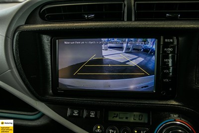 2014 Toyota Aqua - Thumbnail