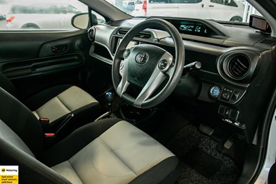 2014 Toyota Aqua - Thumbnail