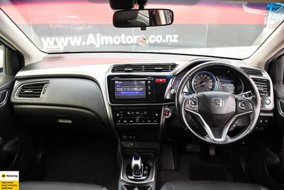 2015 Honda Grace - Thumbnail