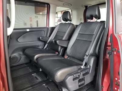 2018 Nissan Serena - Thumbnail