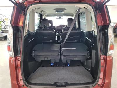 2018 Nissan Serena - Thumbnail