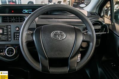 2020 Toyota Aqua - Thumbnail