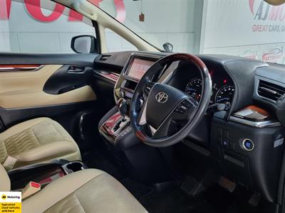 2015 Toyota Alphard - Thumbnail