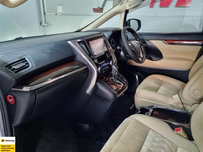 2015 Toyota Alphard - Thumbnail
