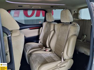 2015 Toyota Alphard - Thumbnail