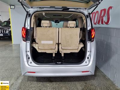 2015 Toyota Alphard - Thumbnail