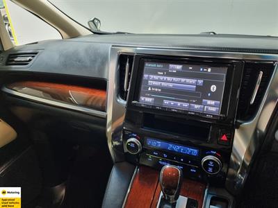 2015 Toyota Alphard - Thumbnail