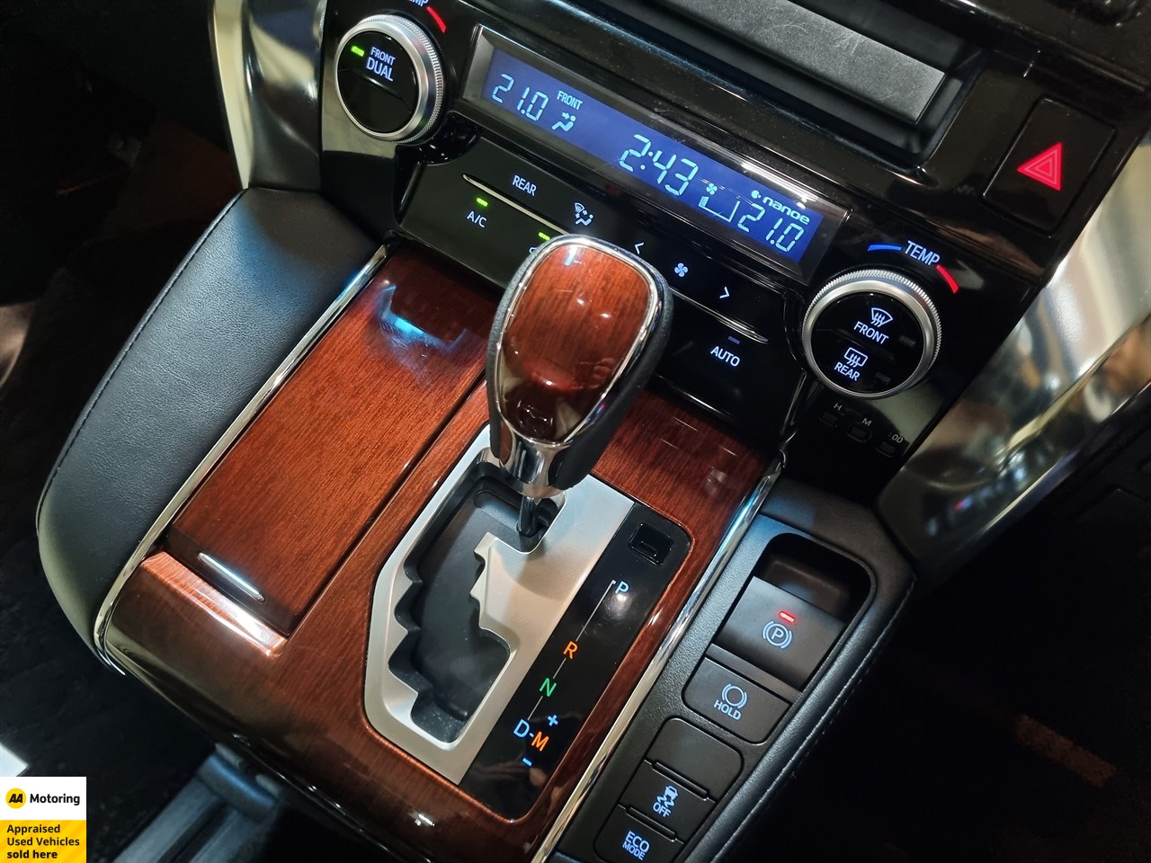 2015 Toyota Alphard