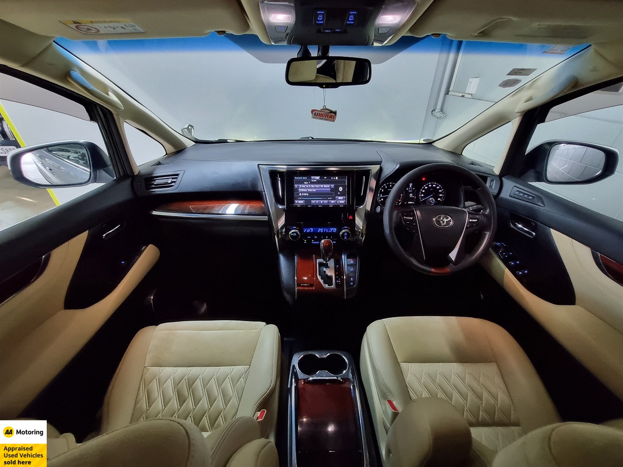 2015 Toyota Alphard