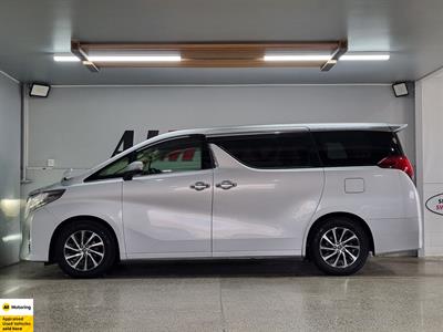 2015 Toyota Alphard - Thumbnail