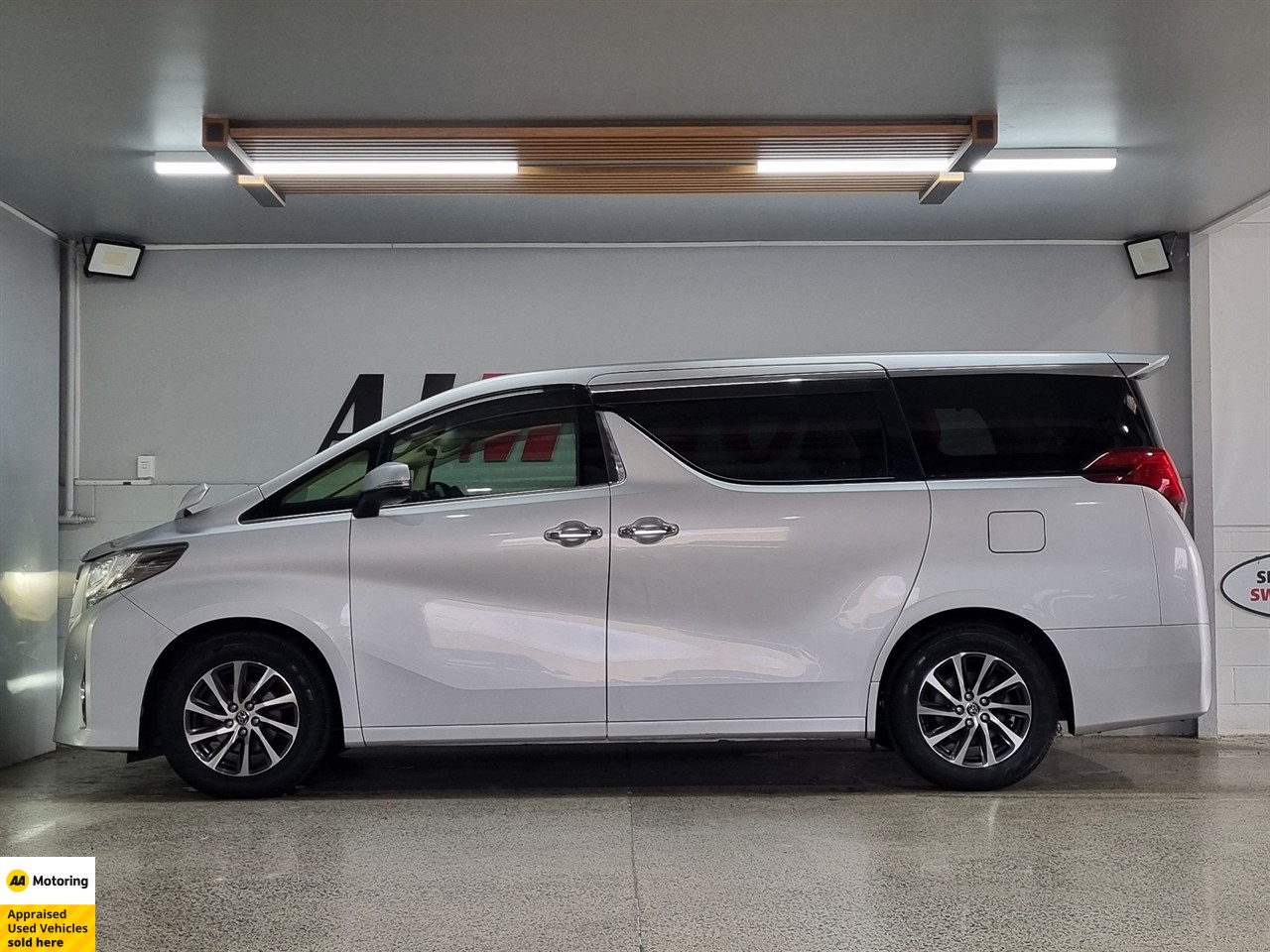 2015 Toyota Alphard