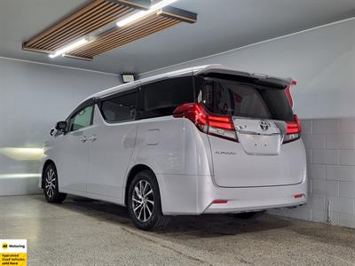 2015 Toyota Alphard - Thumbnail