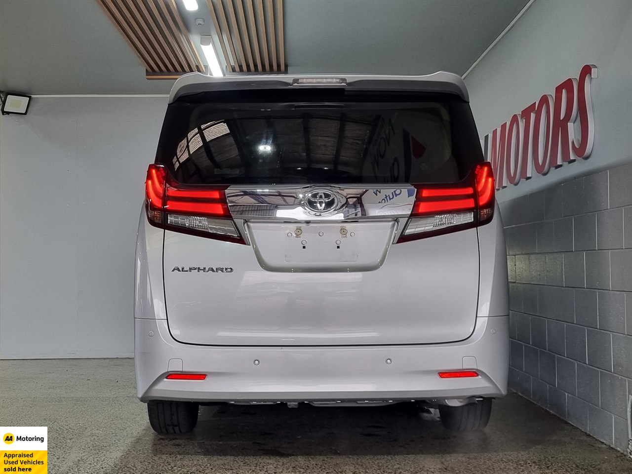 2015 Toyota Alphard