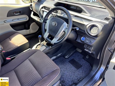 2012 Toyota Aqua - Thumbnail