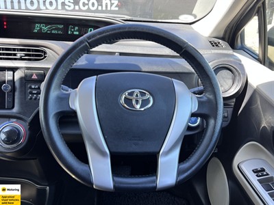 2012 Toyota Aqua - Thumbnail