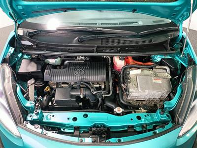 2018 Toyota Sienta - Thumbnail