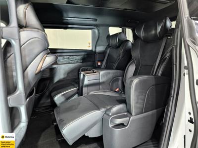 2024 Toyota Alphard - Thumbnail