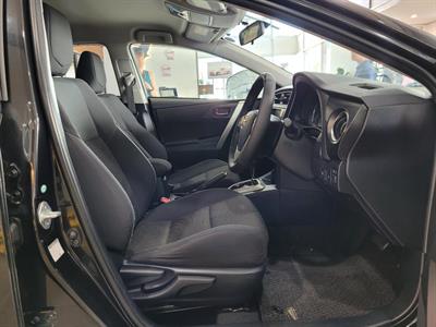 2013 Toyota Auris - Thumbnail