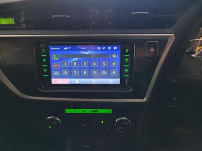 2013 Toyota Auris - Thumbnail