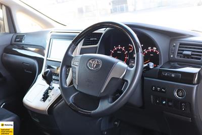 2012 Toyota Vellfire - Thumbnail