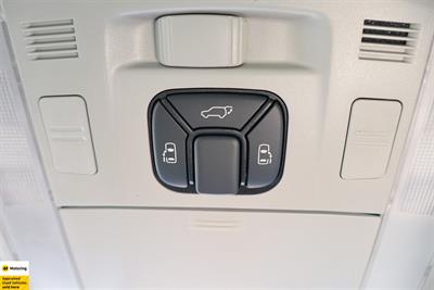 2012 Toyota Vellfire - Thumbnail
