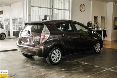 2014 Toyota Aqua - Thumbnail