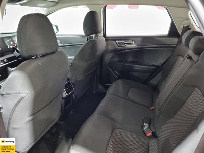 2023 Kia Sportage - Thumbnail