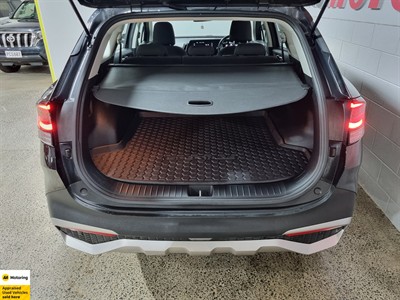 2023 Kia Sportage - Thumbnail