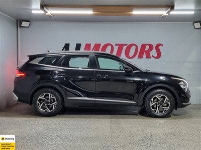 2023 Kia Sportage - Thumbnail