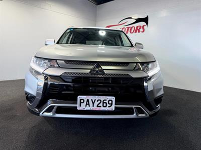 2022 Mitsubishi Outlander - Thumbnail